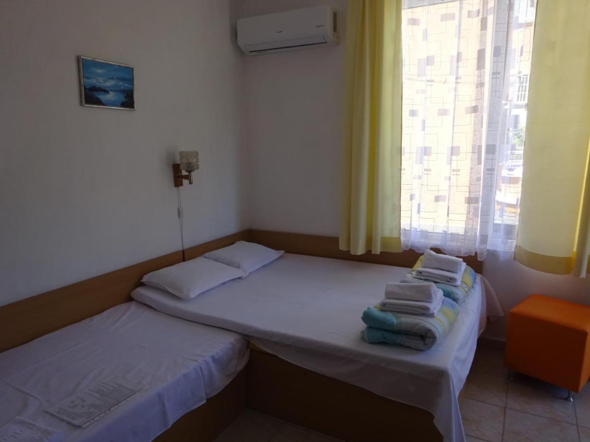 Hris Hotel Csernomorec Kültér fotó