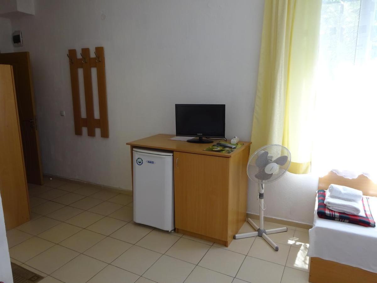 Hris Hotel Csernomorec Kültér fotó
