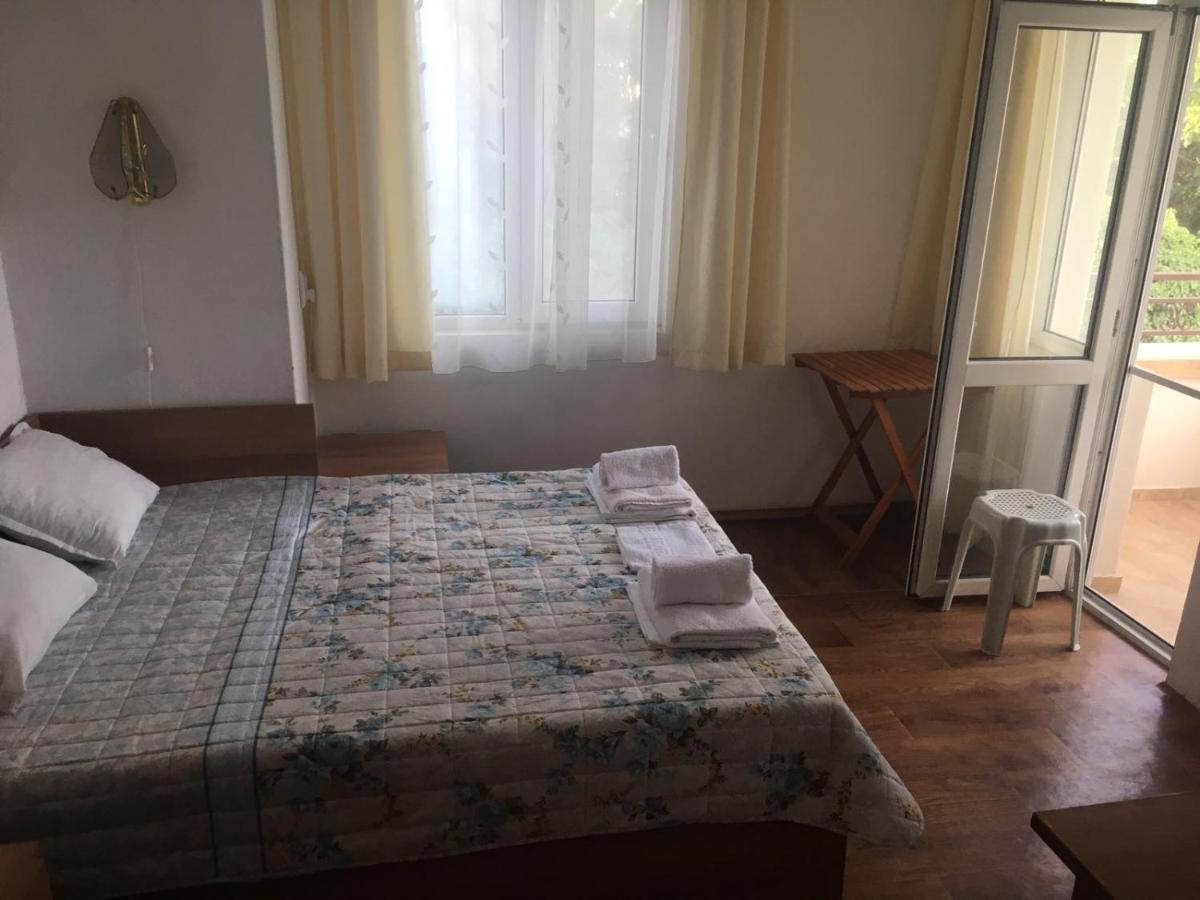 Hris Hotel Csernomorec Kültér fotó