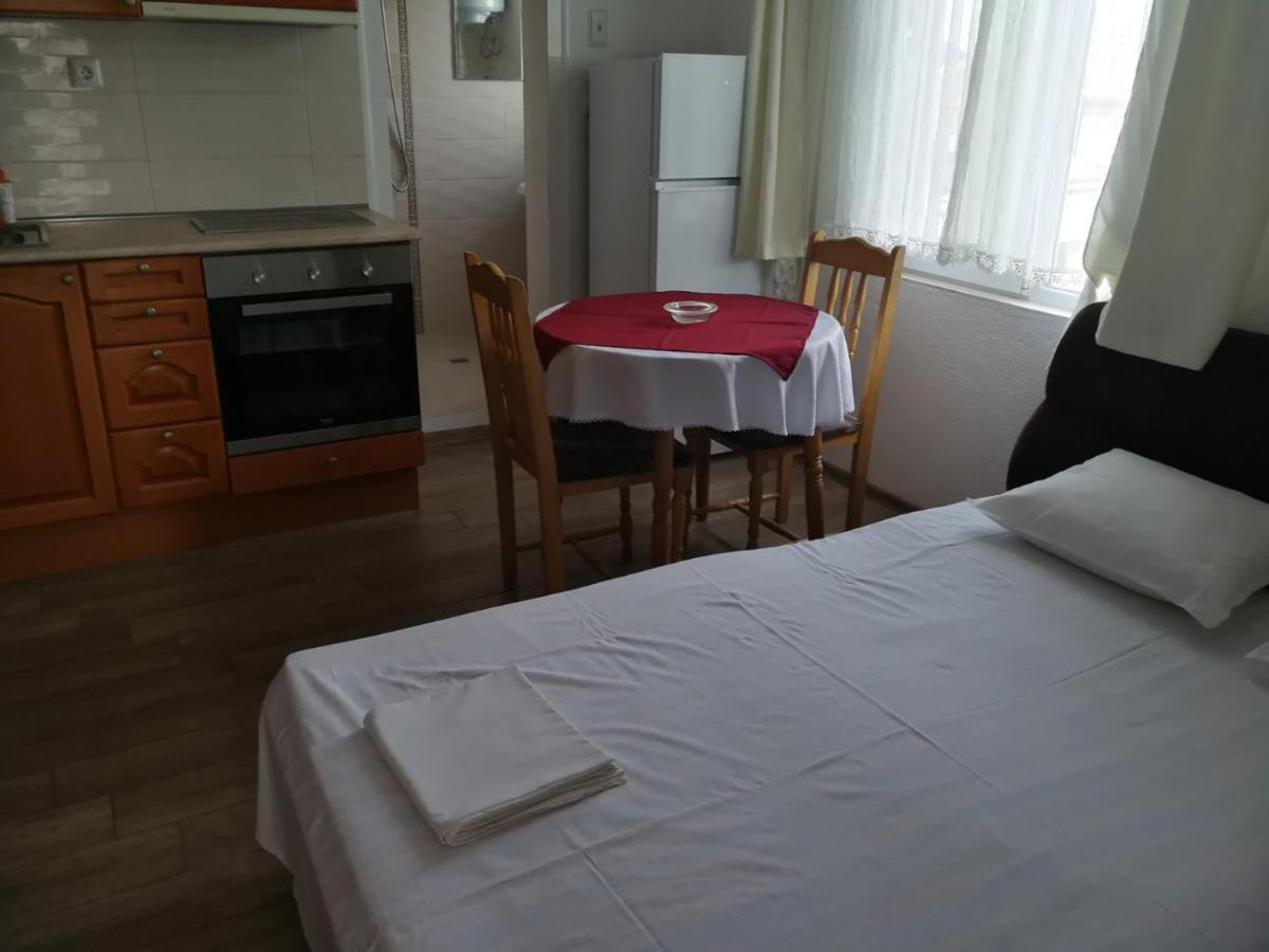 Hris Hotel Csernomorec Kültér fotó