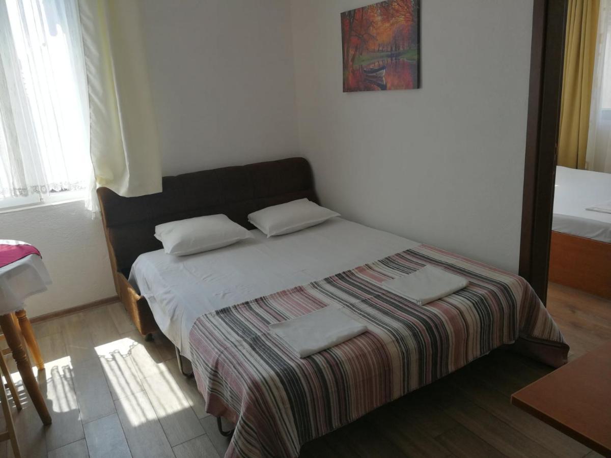 Hris Hotel Csernomorec Kültér fotó