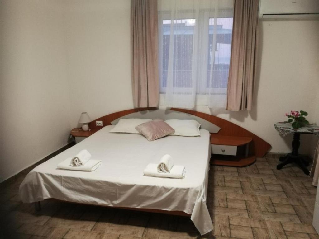 Hris Hotel Csernomorec Kültér fotó