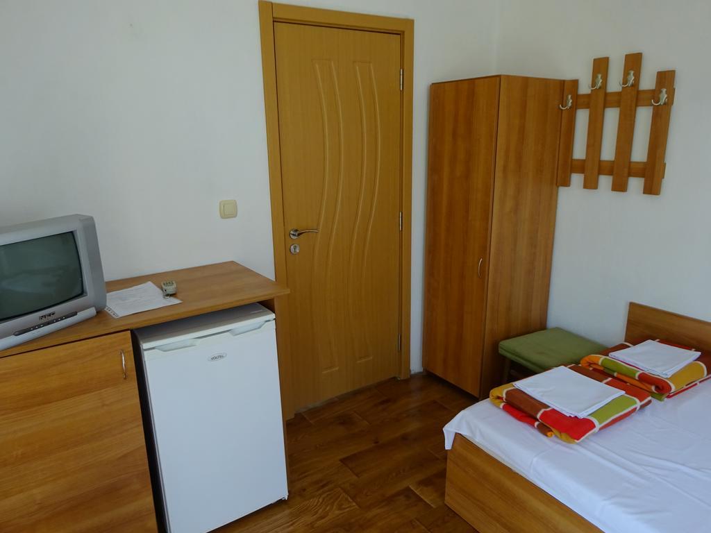 Hris Hotel Csernomorec Kültér fotó