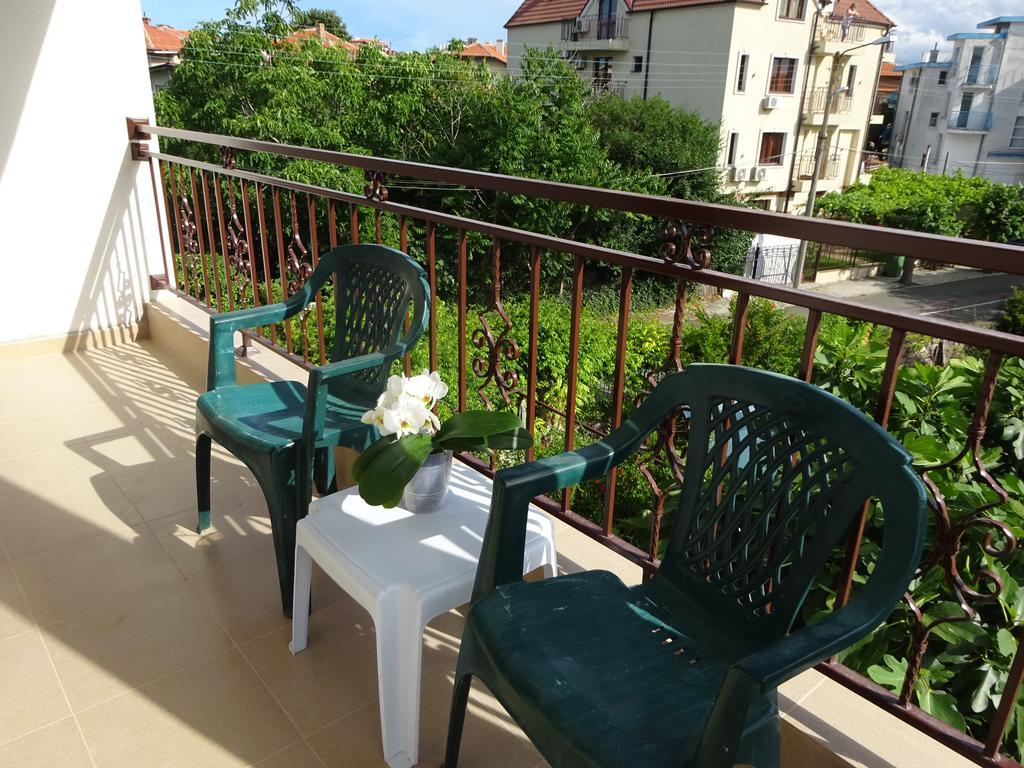 Hris Hotel Csernomorec Kültér fotó