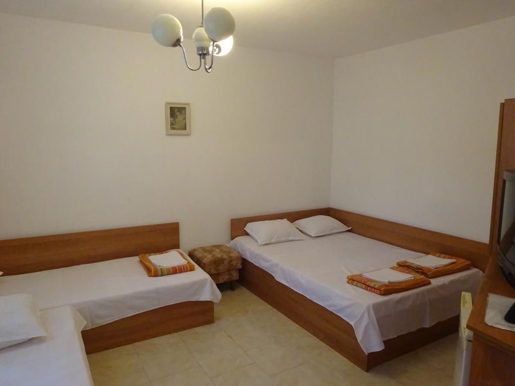 Hris Hotel Csernomorec Kültér fotó